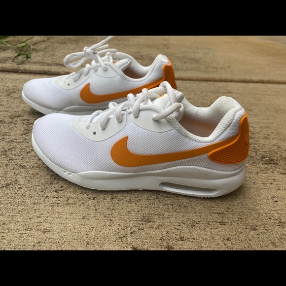 nike air max oketo women's orange
